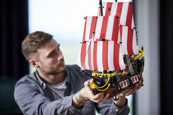 LEGO® Ideas 21322 Piraten der Barracuda-Bucht