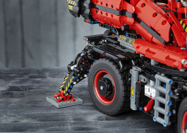LEGO® Technic 42082 Geländegängiger Kranwagen