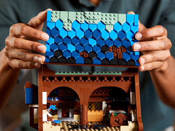LEGO® Ideas 21325 Mittelalterliche Schmiede