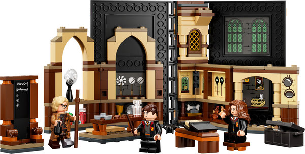 LEGO® Harry Potter TM 76397 Hogwarts Moment: Verteidigungsunterricht